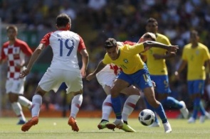 Brasil vence Croácia por 2 a 0 no penúltimo amistoso antes da Copa