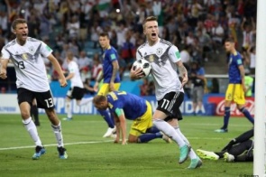 Alemanha bate a Suécia no último lance do jogo e respira na Copa