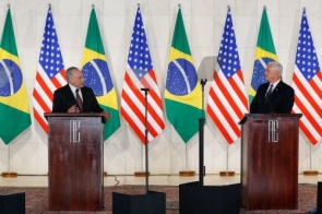 Brasil se oferece para buscar filhos separados dos pais nos EUA