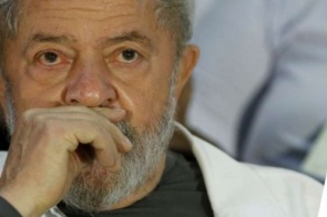 Lula continua preso após presidente do STJ decidir não julgar pedido da PGR