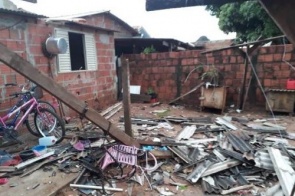Temporal deixa rastro de destruição em Caarapó