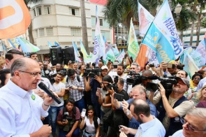 Geraldo Alckmin recebe apoio de dois governadores do MDB