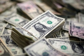 Dólar abre o dia em baixa de 0,59% cotado a R$ 3,7655