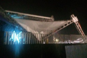 Show de Anitta no Ceará é interrompido após queda de parte da estrutura do palco