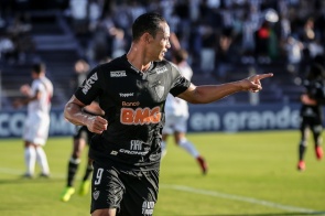 Ricardo Oliveira iguala Zico, fica perto de Pelé, e se torna o 10º maior artilheiro brasileiro na Libertadores