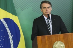 Bolsonaro defende reformas para impulsionar economia