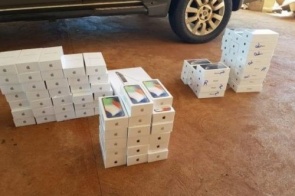 Policial Civil é detido com 124 iPhones, paga fiança e é solto