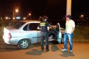 Professora de Educação Física morre após colidir carro contra poste em Dourados