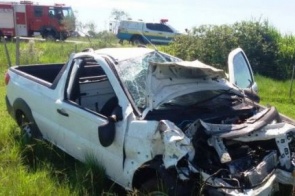 Motorista morre ao ser arremessado para fora do carro em acidente