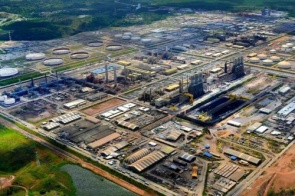 Petrobras sobe preço da gasolina nas refinarias em R$ 0,10