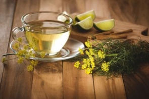 Chá de erva-doce: conheça os benefícios diários que ele traz ao seu corpo