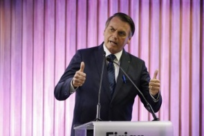 Bolsonaro diz que sem reforma, faltará dinheiro para salários em 2024