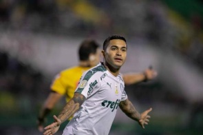 Após início devagar, Dudu já é quem mais participa de gols no Palmeiras