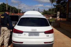 Motorista é preso levando veículo de luxo roubado para o Paraguai