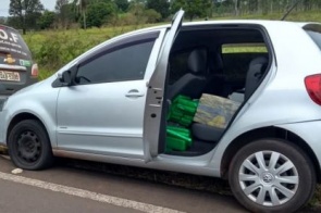 Veículo furtado no Paraná é apreendido com maconha em MS