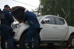Polícia recupera caminhonete furtada que seria entregue em Dourados