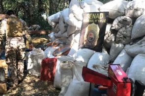 Polícia do Paraguai encontra e destrói acampamento do tráfico na fronteira
