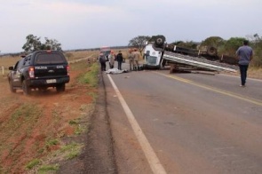 Caminhoneiro morre em acidente entre Amambai e Tacuru
