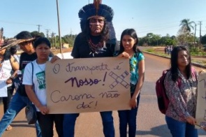 Indígenas fecham rodovia MS-156 que dá acesso Dourados-Itaporã