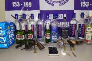 Guarda Municipal de Dourados flagra menores em festa com drogas, bebidas alcoólicas e armas