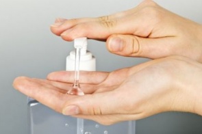 Os germes resistentes ao gel antibacteriano - e por que às vezes é melhor usar água e sabão