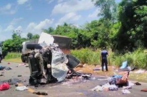 Quatro pessoas morrem após acidente envolvendo duas carretas na BR-163