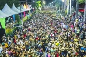 Prefeitura de Corumbá pagou quase R$ 300 mil por atrações para três shows no Carnaval
