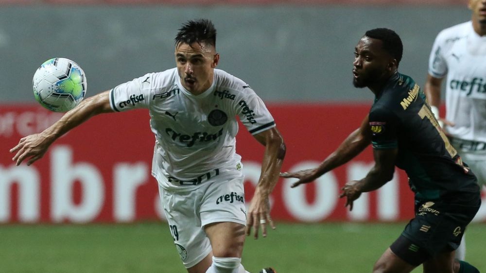 Palmeiras teve dificuldade no primeiro tempo, mas buscou a vitória no segundo / Agência Palmeiras