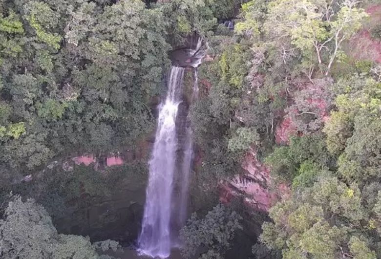 Bombeiros realizam buscas na Cachoeira Los Pagos, em São Gabriel do Oeste. - Crédito: (Divulgação Corpo de Bombeiros)
