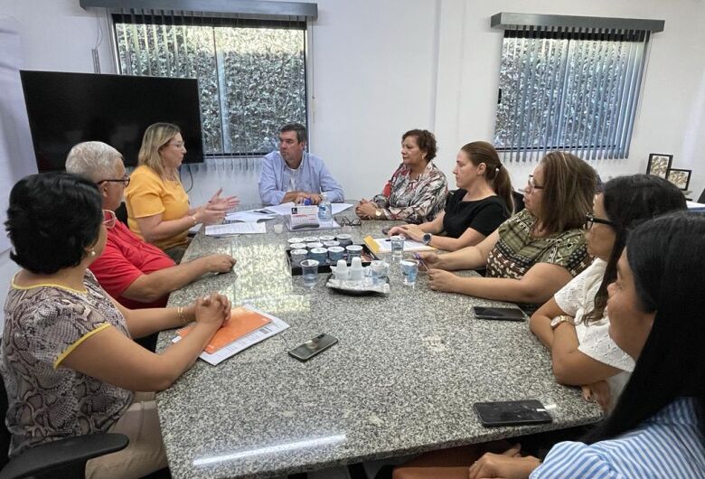 Pré-candidato ao Governo recebeu representantes de conselho de assistência social - Crédito: Guilherme Pimentel/Divulgação