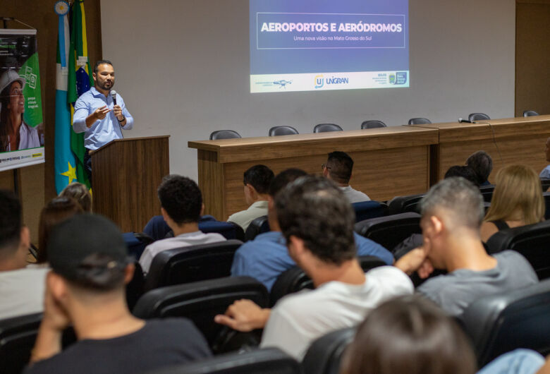 Destaque do evento foi a palestra do engenheiro civil Derick Hudson Machado de Souza, egresso da Unigran e atual superintendente de aeroportos da Seilog - Crédito: Divulgação