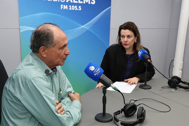 Deputado Zé Teixeira durante entrevista para a Rádio e TV da Assembleia Legislativa de Mato Grosso do Sul – Foto: Wagner Guimarães/ALEMS