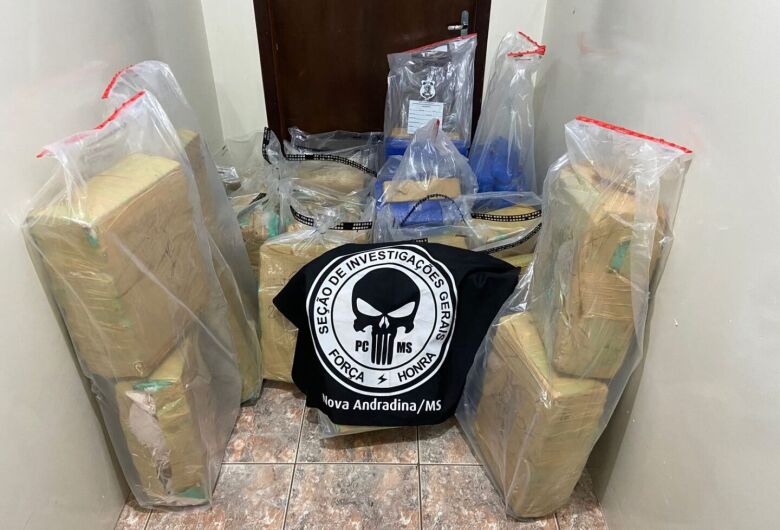 Os policiais flagraram o momento em que o suspeito acessava o interior do estabelecimento - Crédito: Polícia Civil