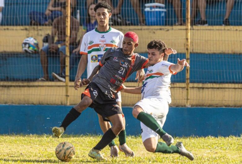 Naviraiense abre vantagem sobre o Grêmio Real e decide vaga na final em casa - Crédito: Rodrigo Moreira/FFMS