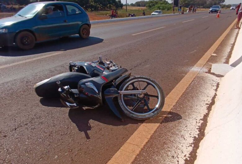 Motocicleta envolvida no acidente que matou indígena na MS-156 - Crédito: Osvaldo Duadrte / Dourados News