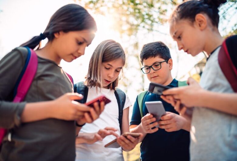 Presença constante on-line expõe crianças e adolescentes a conteúdos impróprios - Crédito: GettyImages