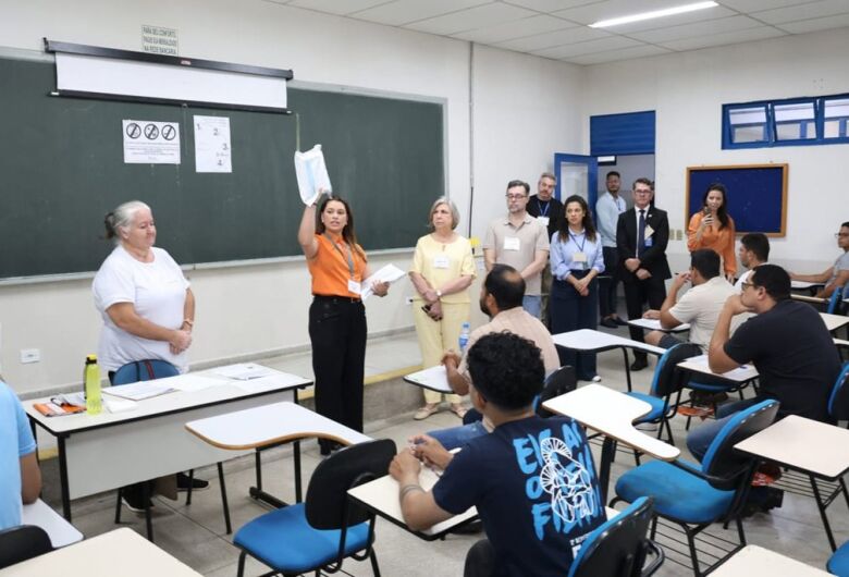 Candidatos compareceram em grande número na prova objetiva - Crédito: Wagner Guimarães/ALEMS