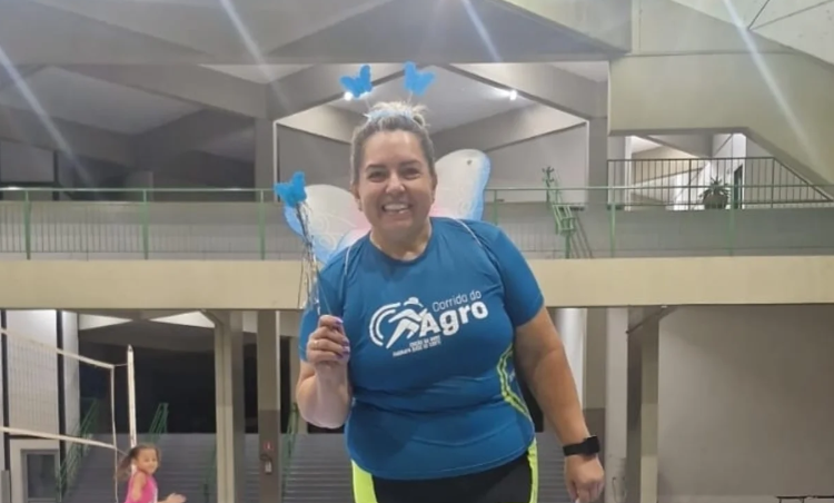 Ely em partida de vôlei no Carnaval deste ano (Foto: Reprodução | Instagram)