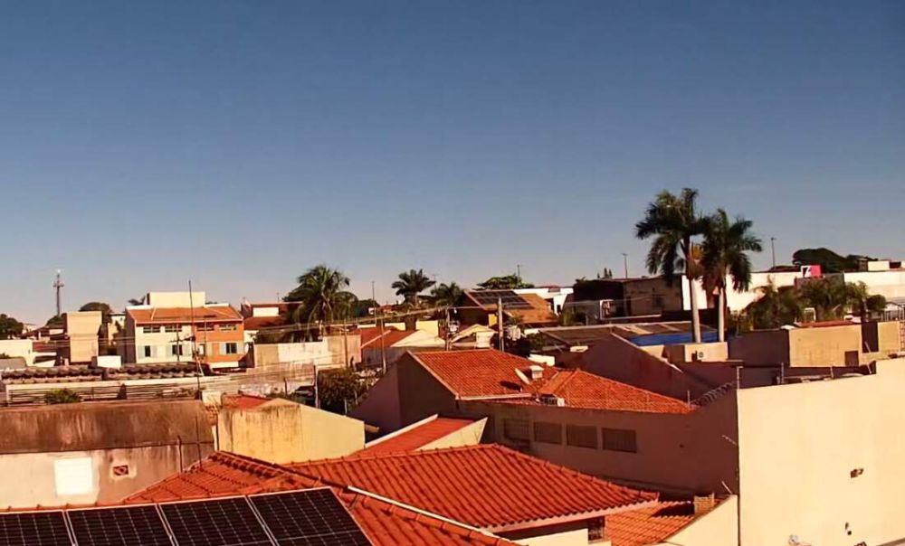 Manhã de céu aberto na região central de Campo Grande (Foto: divulgação)