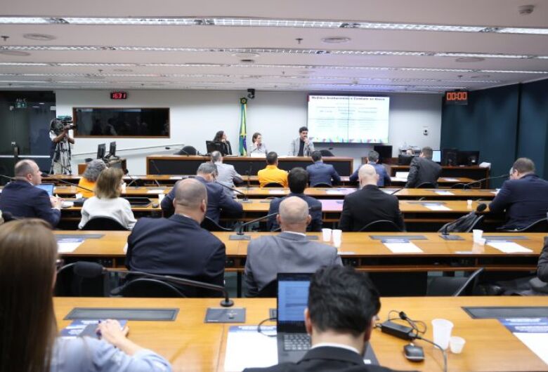 A Comissão de Minas e Energia debateu o assunto - Crédito: Kayo Magalhães / Câmara dos deputados