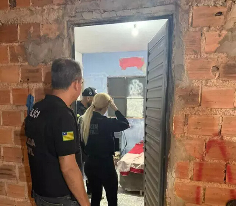 Policiais civis e federais durante cumprimento de mandados (Foto: Divulgação | PF)