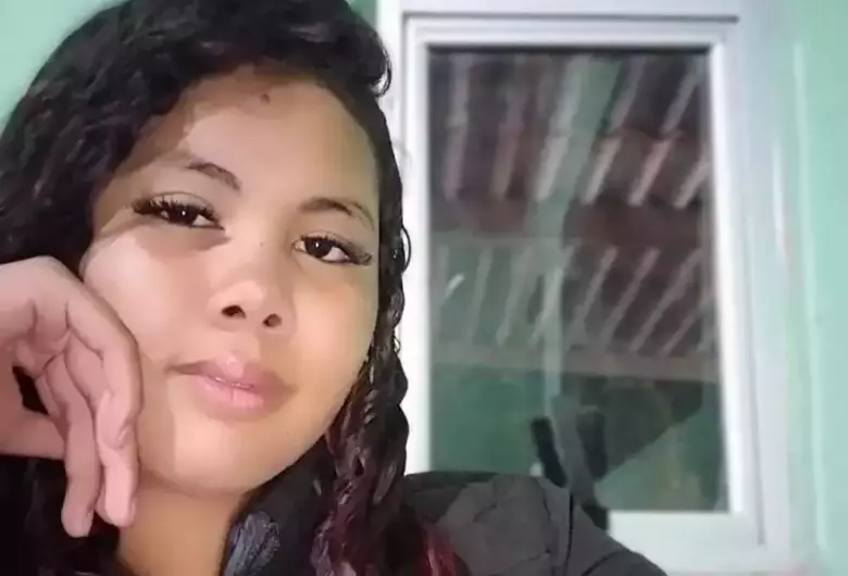 Anúncio de desaparecimento de Jhully - Crédito: (Arquivo Pessoal)