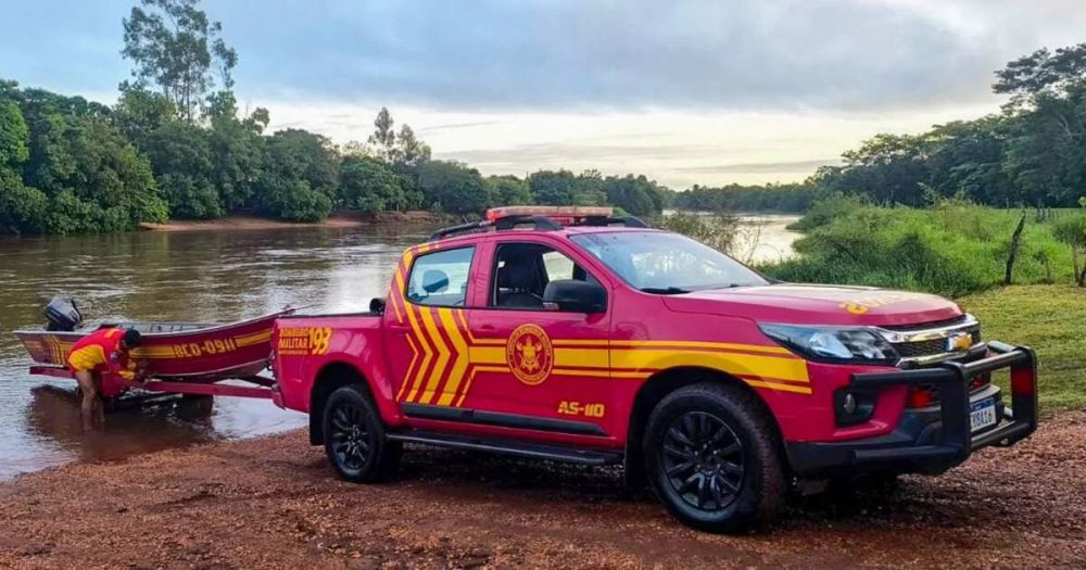 Corpo de Bombeiros foi acionado após pescador localizar corpo no Rio Dourados (Foto: Fátima em Dia)